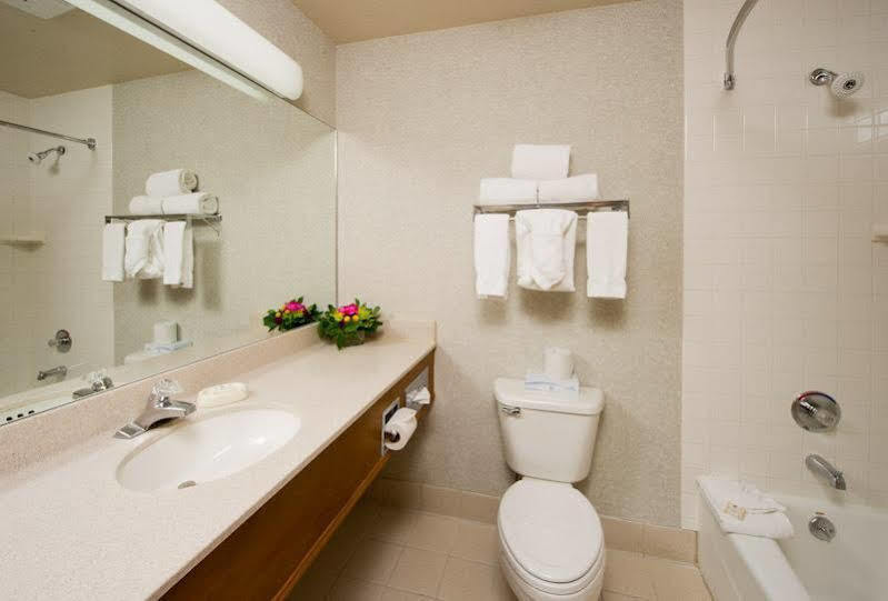 The Inn At Riverwalk Edwards Екстериор снимка